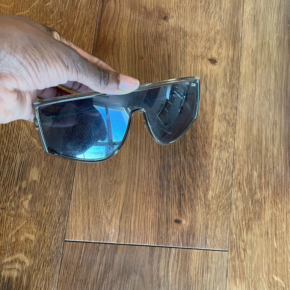 Quay Oversized Sunnies